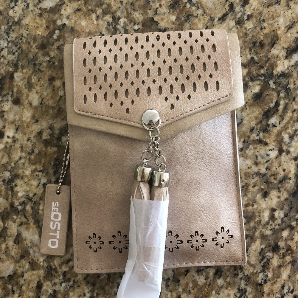 Small cross body in vegan leather NWT seosto